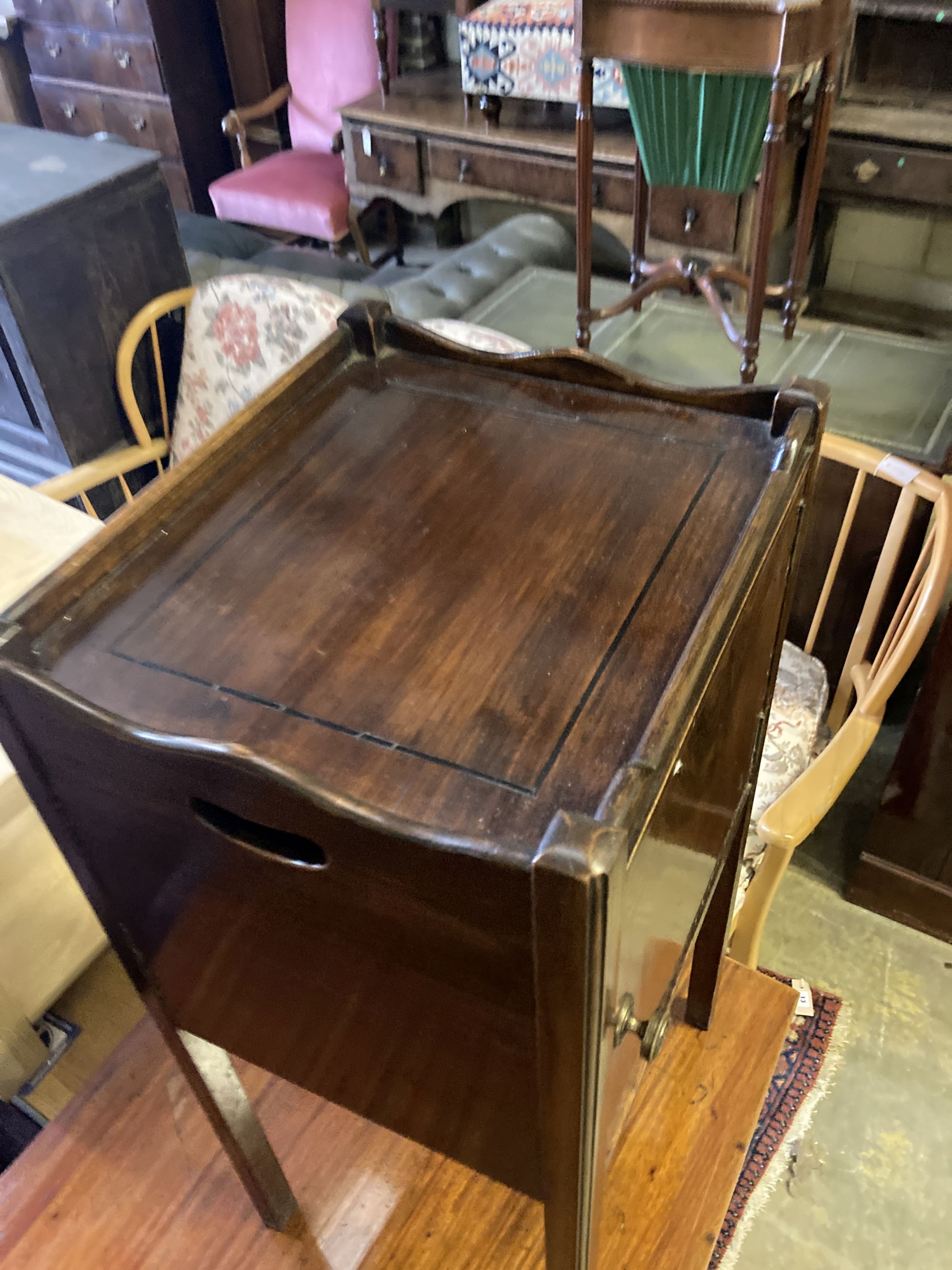 A 19th century mahogany pot cupboard, width 35cm, depth 31cm, height 71cm